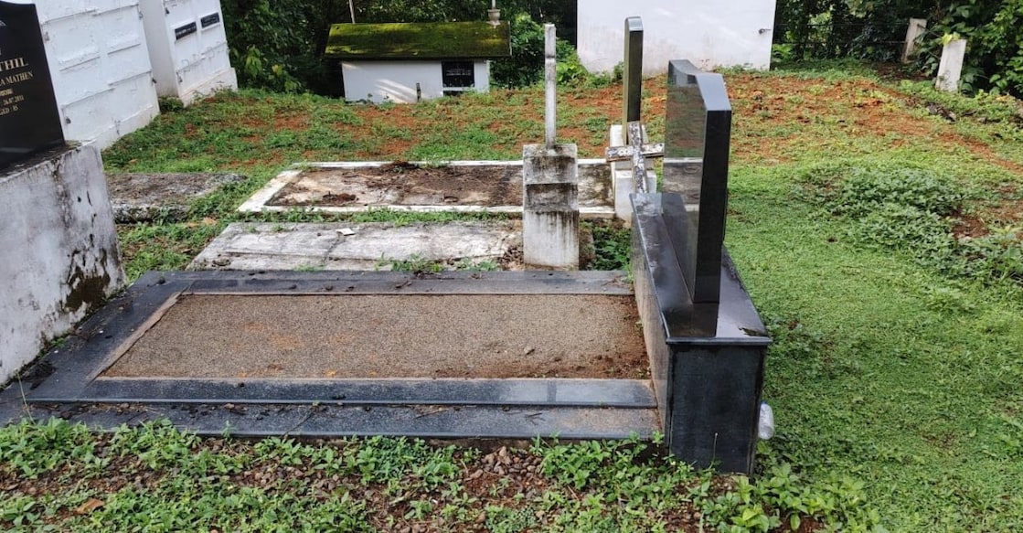 The tomb from Vengalassery church from which the granite slab was stolen.  Photo: Special Arrangement