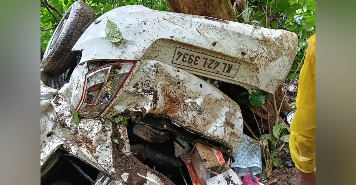 Four seriously injured after car plunges 200 feet into Periyar River in Idukki