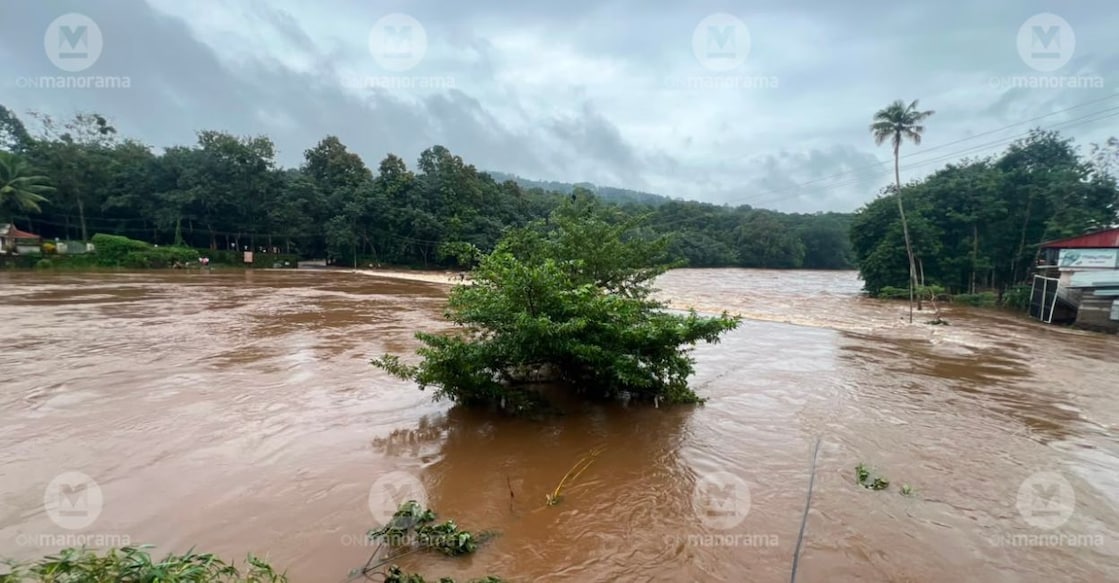 Manimala–Pazhayidam Road inundated as the Manimala River overflows its banks. Representational image/ Manorama. 