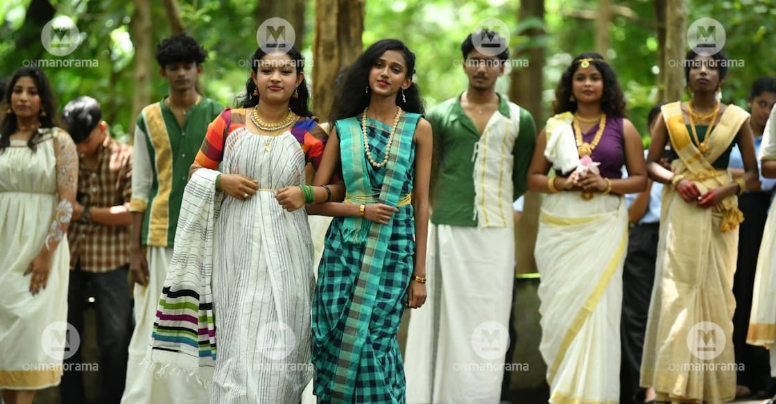 From the handloom fashion show held at Pazhayannur IHRD College, organized as part of the National Handloom Day celebrations. Photo: Manorama.
