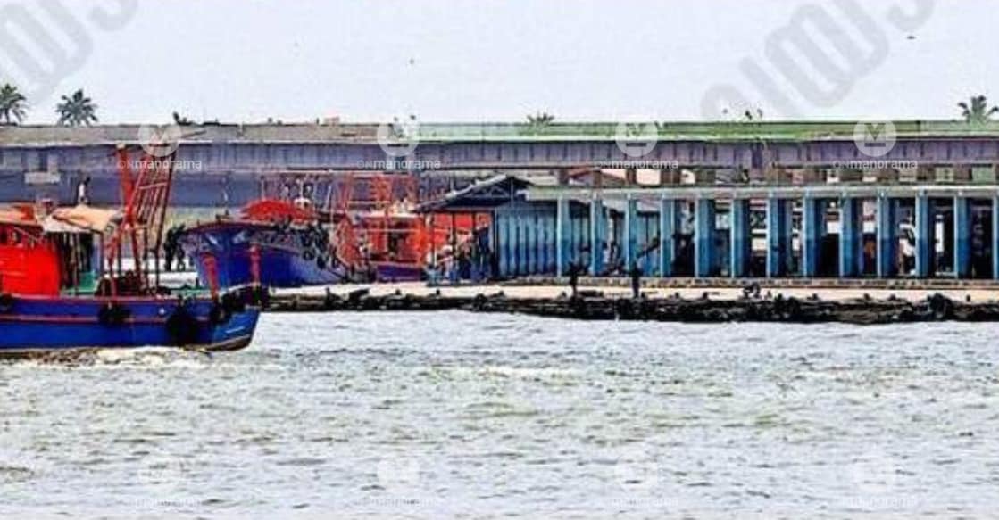Deserted Shakthikulangara Harbour as boats ventured into the deep seas have not yet returned. Photo: Rinkuraj Mattancheriyil/Manorama