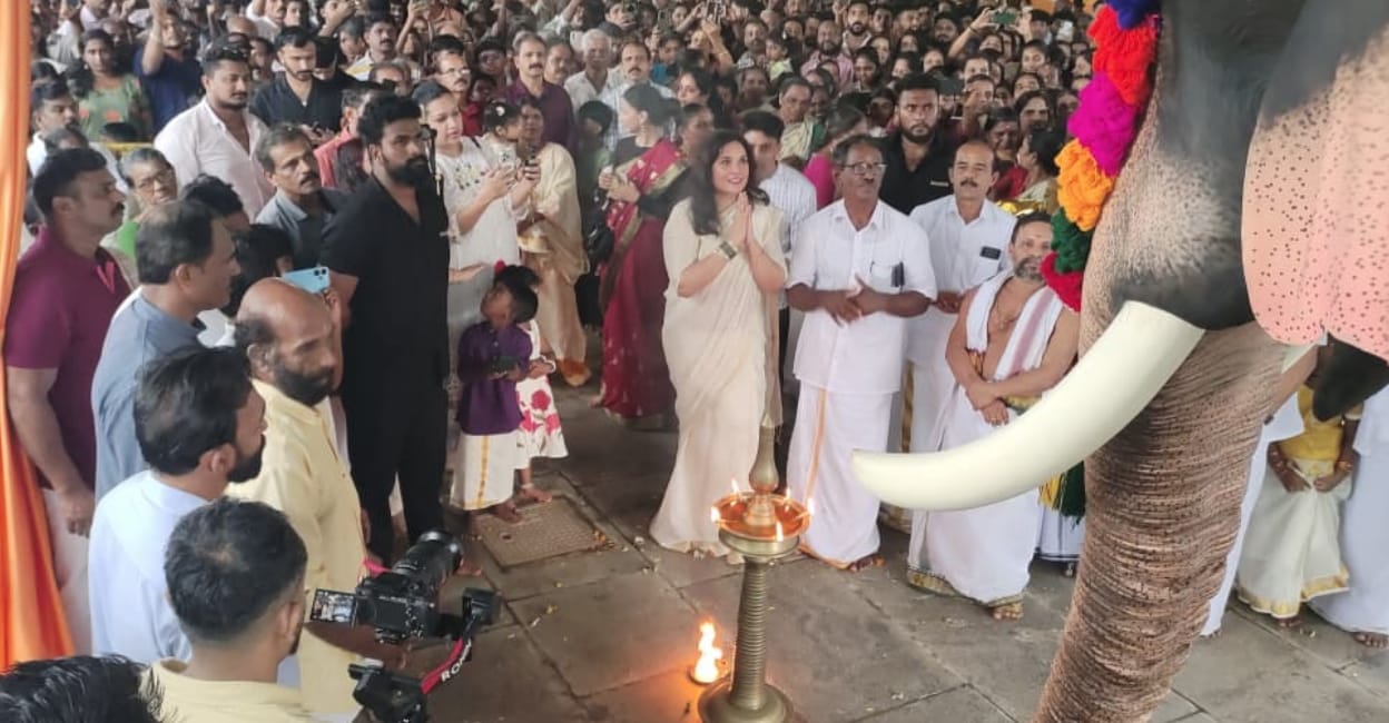 richa-chadha-mechanical-elephant Bollywood actor Richa Chadha during the ceremony in which 'Gurupuram Arjunan' was donated to the Gurupuram Mahavishnu Temple. Photo: Special arrangement