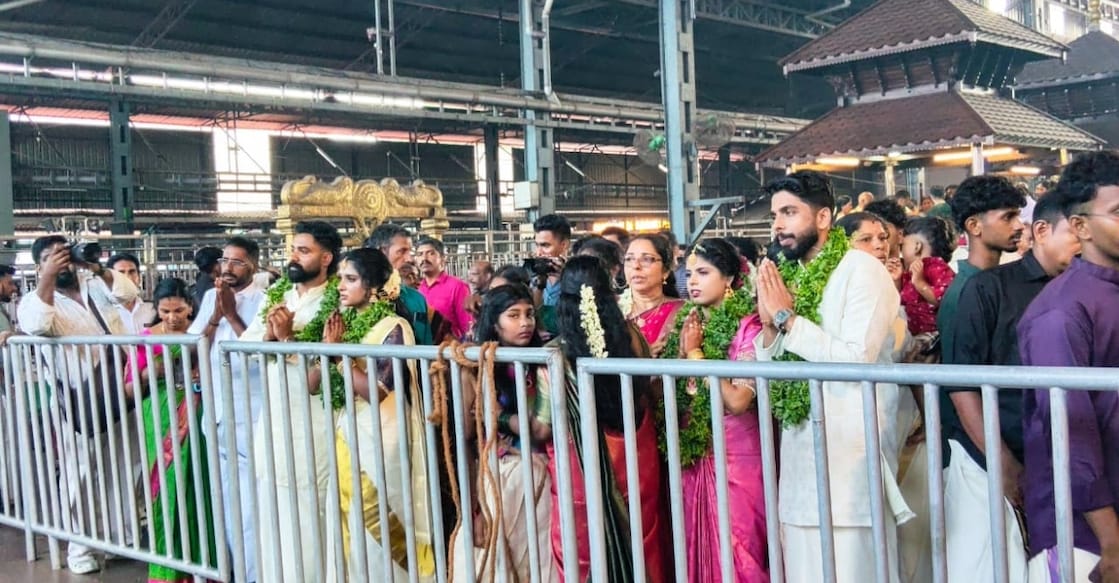 Couples at the Guruvayur Sree Krishna Temple on the second Sunday of the Malayalam month of Chingam, when 362 marriages were solemnised. Photo: Special Arrangement..