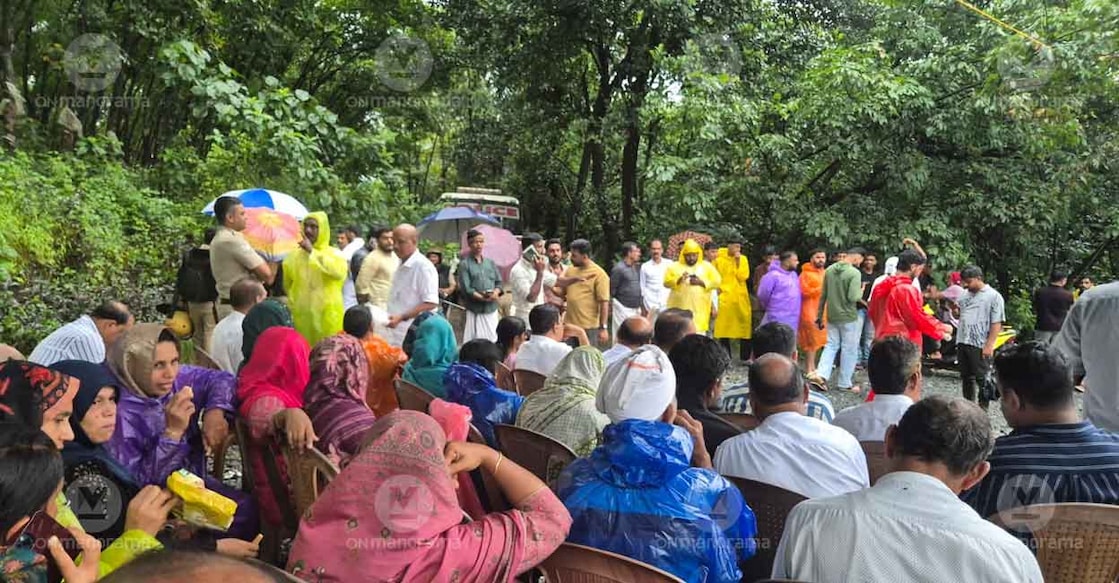 Protests against Fresh Cut waste plant. Photo: Onmanorama