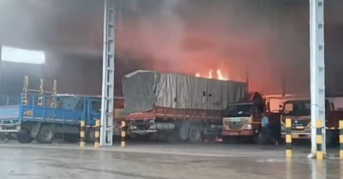 The fire at the Eicher showroom in Thekkemala, Pathanamthitta. Photo: Screengrab/ Manorama News