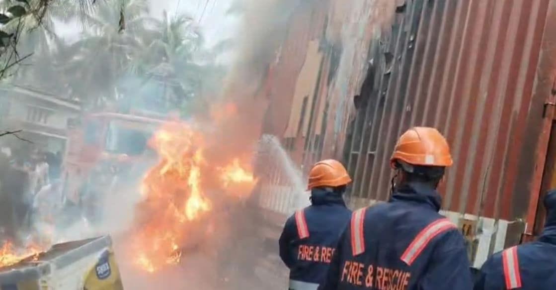article - refrigerator-fire-truck