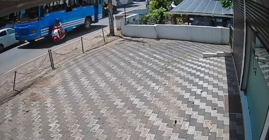 picture - private-bus-scooter-accident