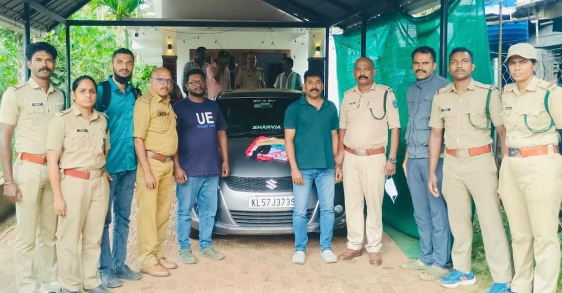 The arrested persons have been identified as Thekkekunnath Shamin Francis, 32, of Panayambam, Vadakkanad, and Vettuparapurath Abhilash, 44, of Sixth Mile, Chethalayam. Photo: Special arrangement