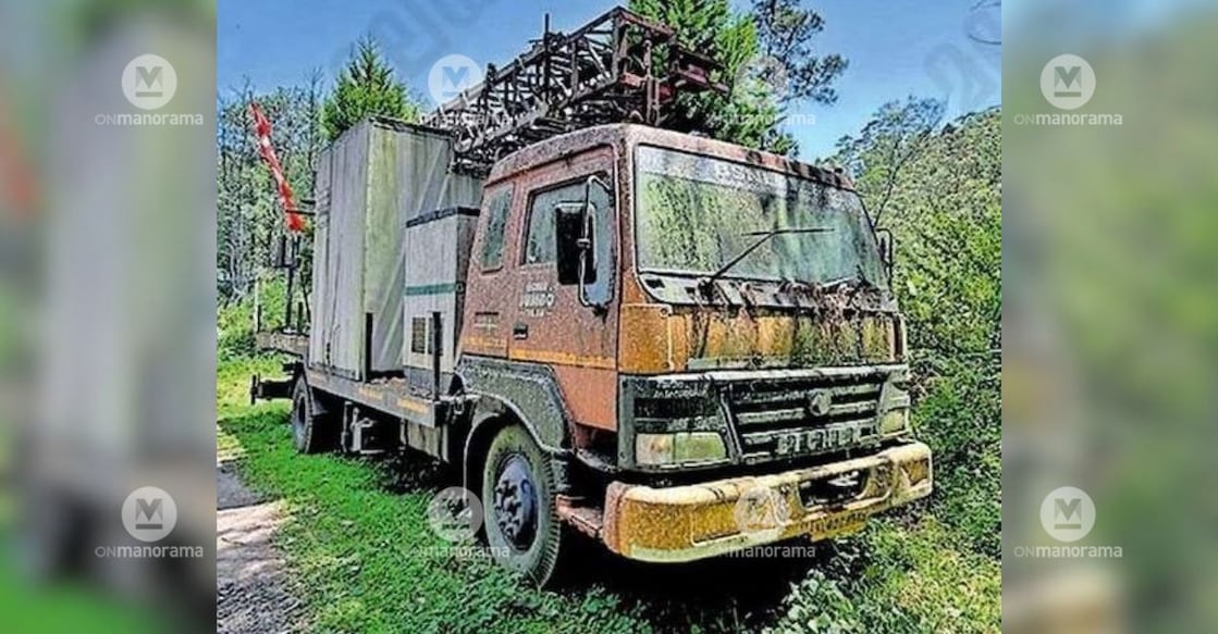 The mobile cell tower decaying amidst wild overgrowth in Devikulam. Photo: Special Arrangement