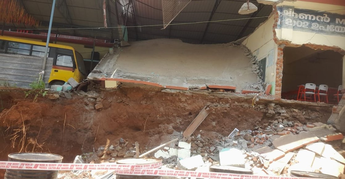 The collapsed building of the Government UP School in Chaipankuzhy. Photo: Special Arrangement. 