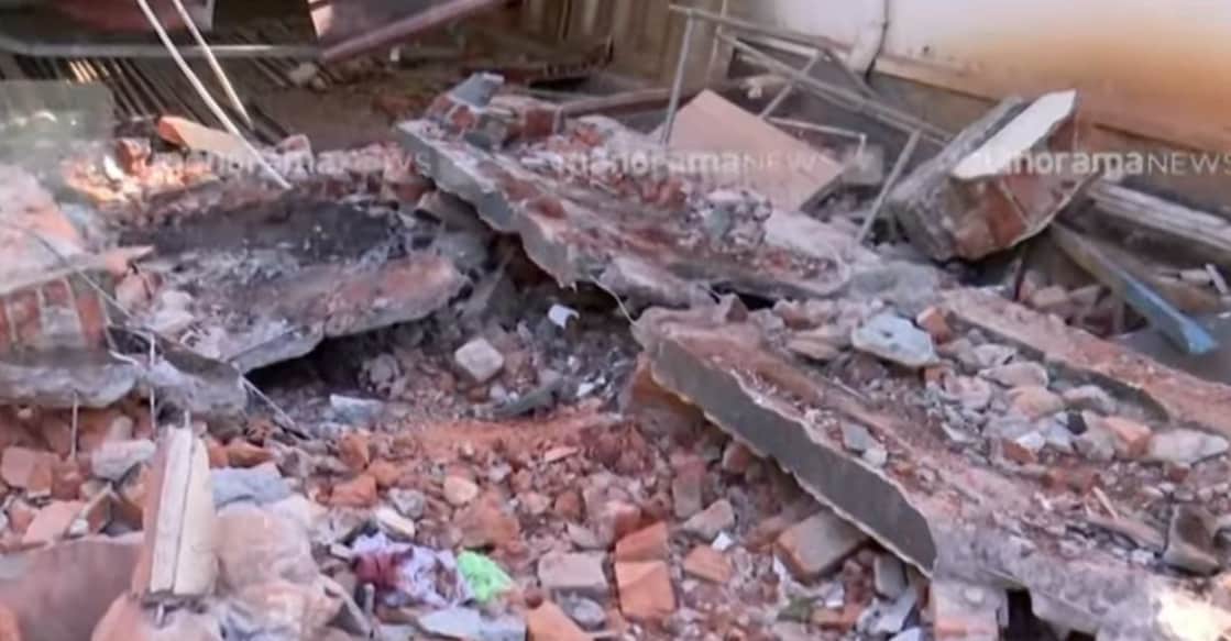 Visuals of the building collapse in Thodupuzha's Muthalakodam. Photo: Screengrab/Manorama News