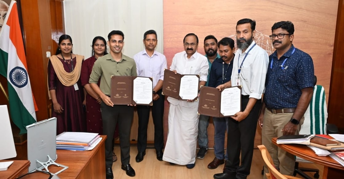 picture - mou-signing-elderly-care