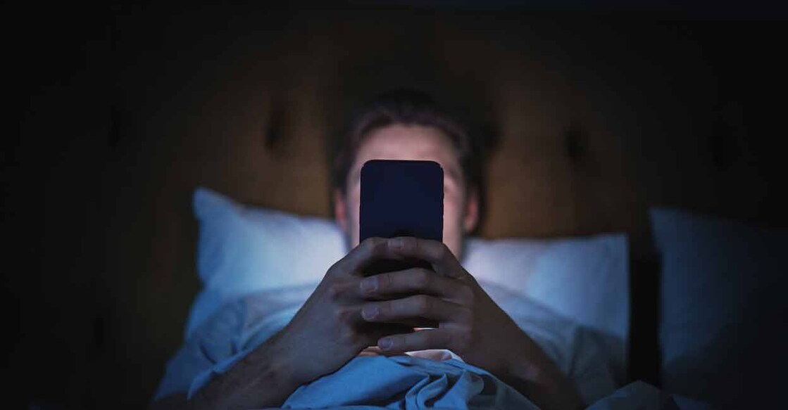 The researchers say that exposing our bodies to bright light while it is dark otherwise increases the chances of other dangerous heart issues as well. Photo: iStock/gorodenkoff