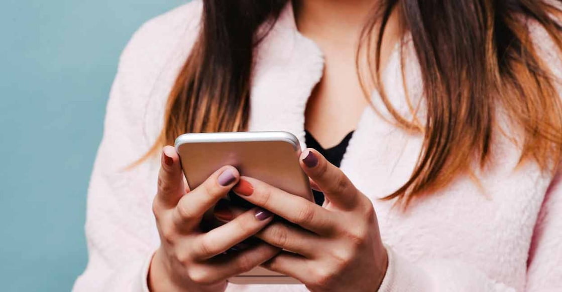 The constant urge to check your mobile phone while engaged in an activity or task is called microdistraction. Photo: iStock