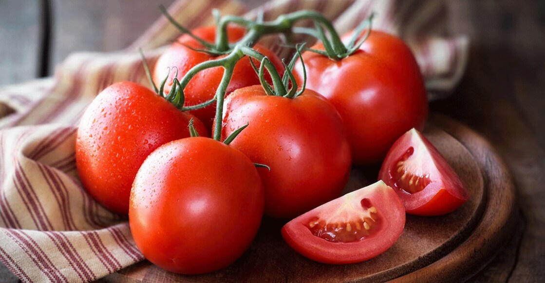 Tomatoes are rich in lycopene, an antioxidant responsible for their red colour. Photo: IStock/@kuvona