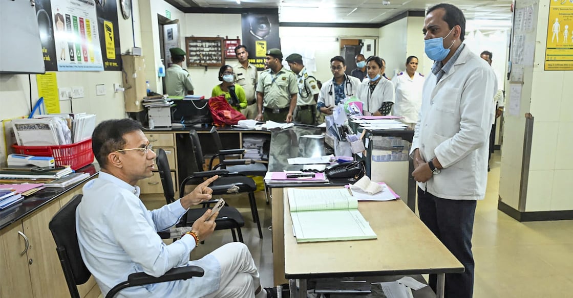 goa-doctors-protest Goa Health Minister Vishwajit Rane speaks to a doctor during a visit to Goa Medical College and Hospital on Saturday. Photo: Special Arrangement