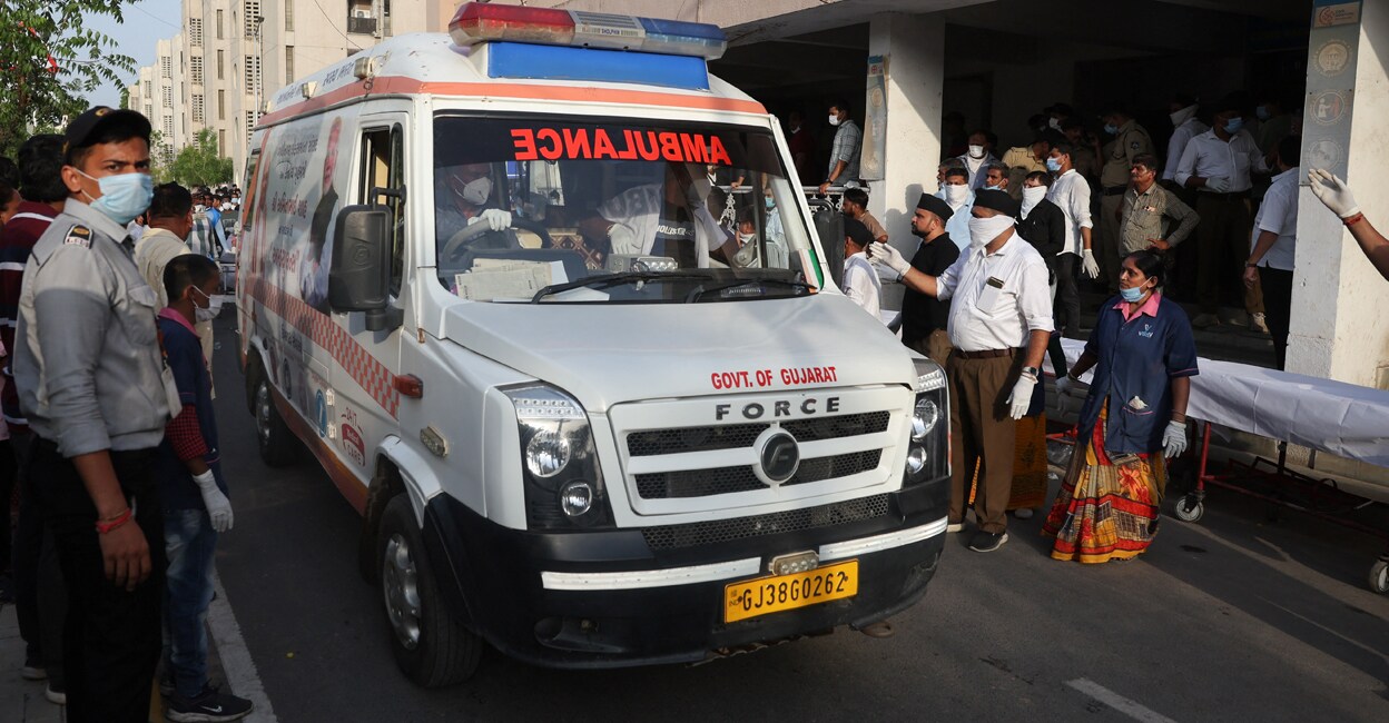 An ambulance carrying the bodies of victims of the Air India Boeing 787 Dreamliner plane crash arrives at the hospital in Ahmedabad, India, June 12, 2025. Photo: Reuters/Amit Dave