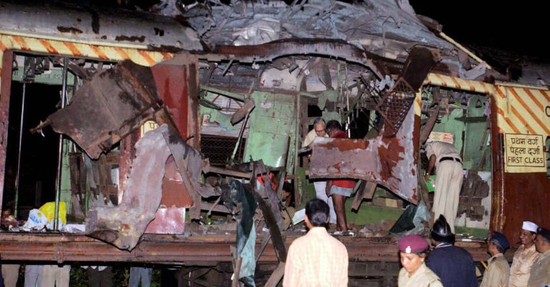 SC stays Bombay HC judgement on acquittal of 12 in 2006 Mumbai train blasts - 1
