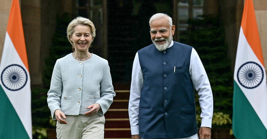 European Commission President Ursula von der Leyen (L) speaks with India's Prime Minister Narendra Modi. File Photo: Money SHARMA/AFP