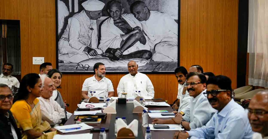  Congress President Mallikarjun Kharge and party leaders Rahul Gandhi and KC Venugopal, Shiv Sena (UBT) leader Sanjay Raut, NCP(SP) leader Supriya Sule, TMC leader Sagarika Ghose, DMK leader TR Baalu and other leaders during INDIA bloc meeting at Kharge's residence, in New Delhi, Wednesday, April 15, 2026. Photo: PTI