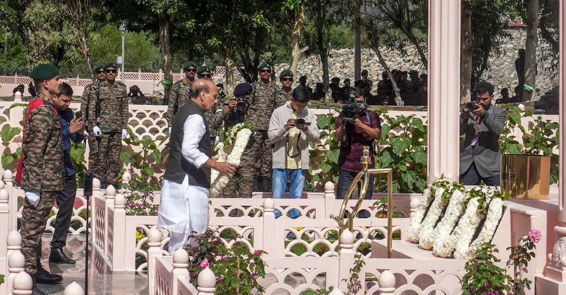Defence Minister Rajnath Singh paid tributes to the fallen soldiers of the 1999 Kargil War on the 27th Kargil Vijay Diwas celebrations at Drass, in Ladakh. Photo: PTI.