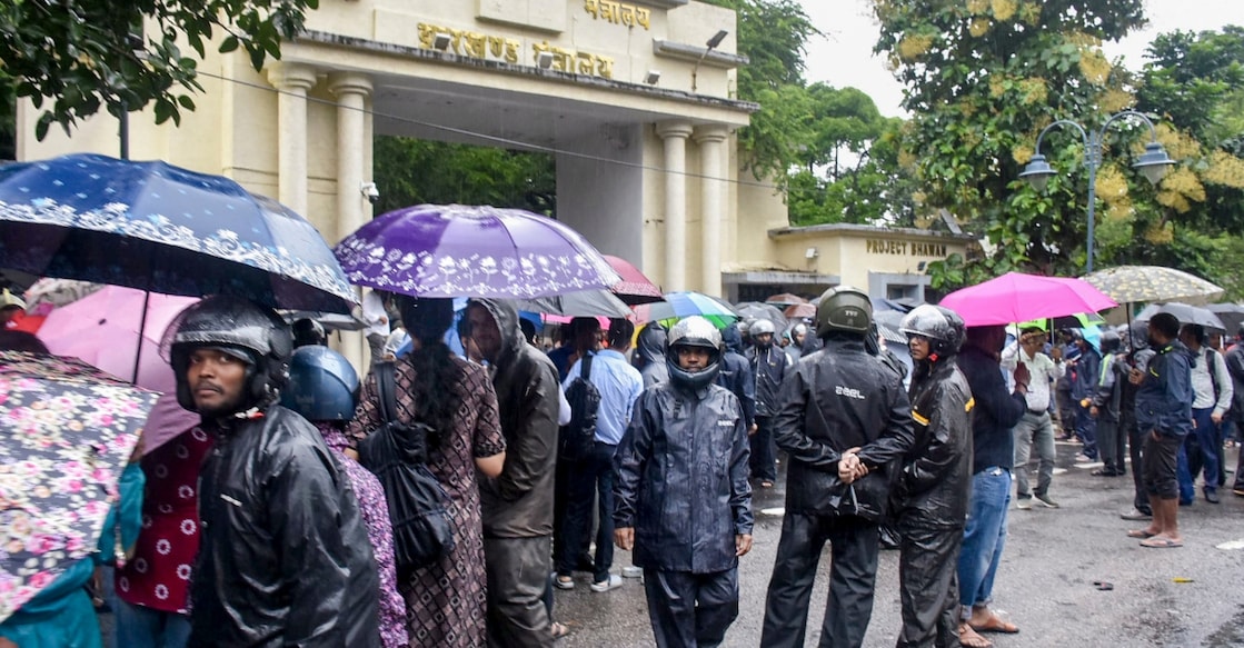 picture - jps-exam-cancellation-appointed-candidates-protest