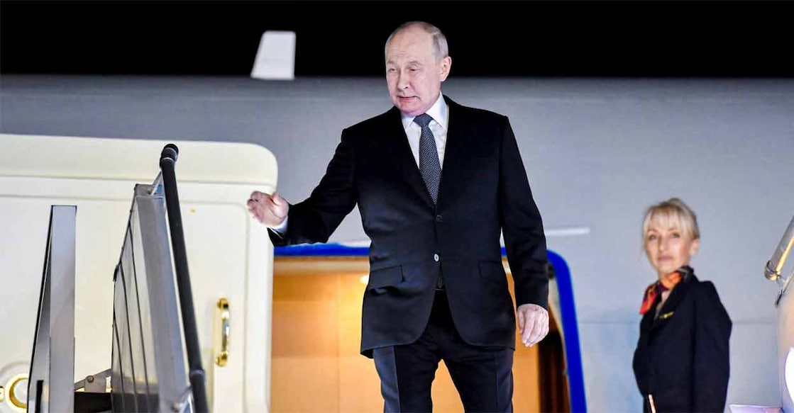 Russian President Vladimir Putin disembarks a plane upon his arrival to attend the BRICS Summit in New Delhi, India, September 11, 2026. Photo: Ministry of External Affairs/Handout via REUTERS