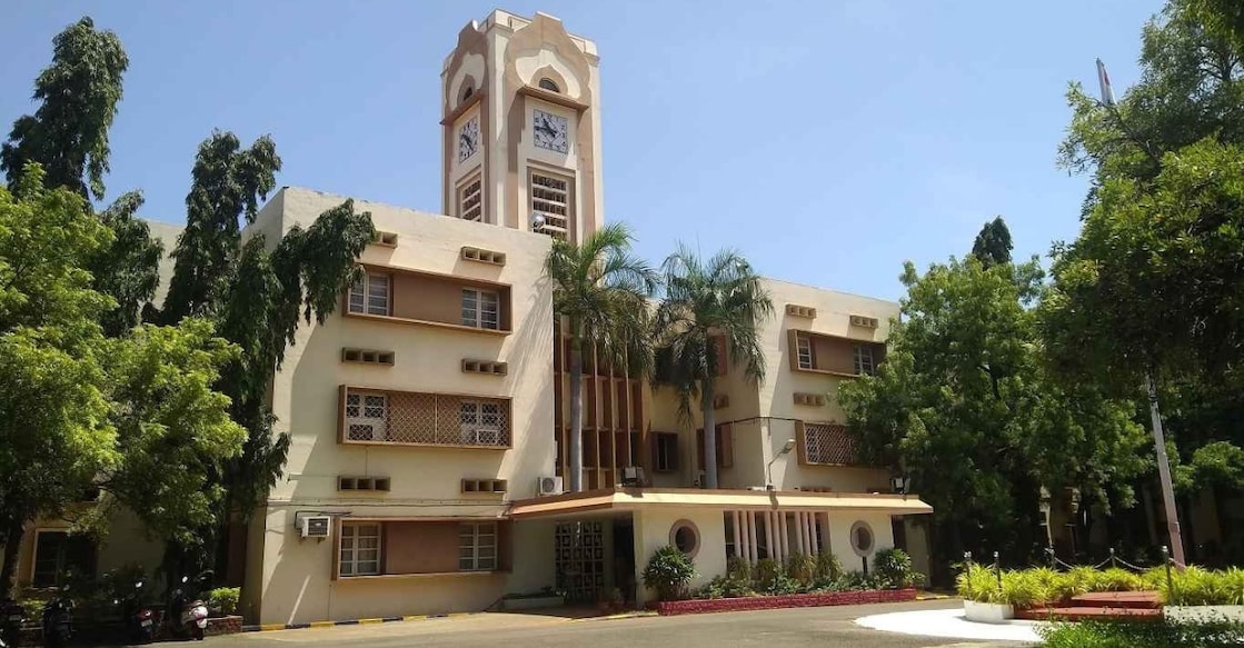 DP picture - administrative-block-nit-trichy