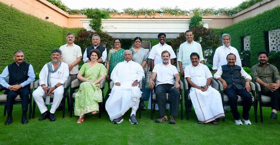 Congress leaders pose for a photograph after Congress Working Committee meeting. Photo: Facebook/VD Satheesan