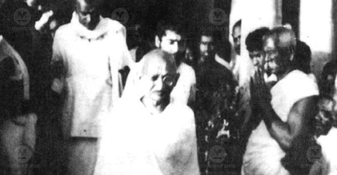 Mahatma Gandhi on a visit to Kerala to participate in the Vaikom Satyagraha movement, proceeding to the venue from Kochi on March 9, 1925. Image courtesy: Krishnan Nair Studio, Ernakulam.
