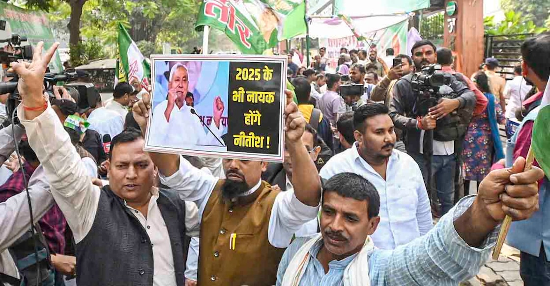 Patna: JD (U) supporters celebrate as the NDA alliance leads during the counting of votes of the Bihar Assembly elections, in Patna, Friday, Nov. 14, 2025. (PTI Photo)(PTI11_14_2025_000108B)