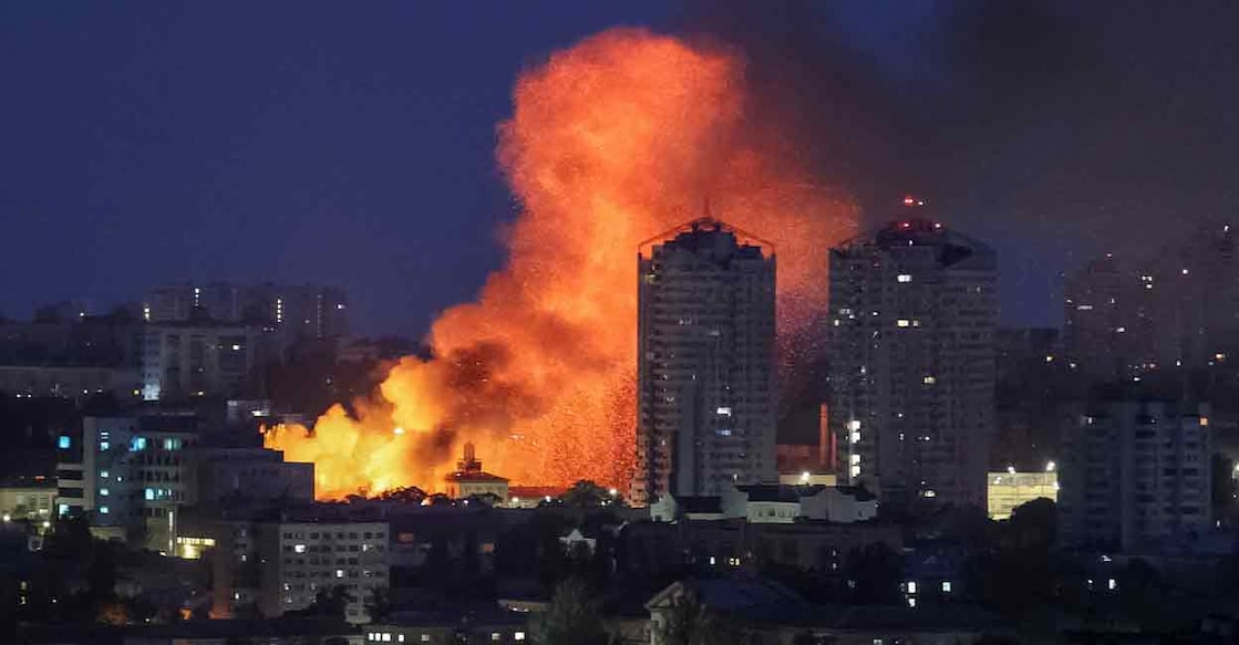 UKRAINE-CRISIS-ATTACK-KYIV Fire and smoke rise in the aftermath of a Russian drone strike, amid Russia's attack on Ukraine, in Kyiv, Ukraine June 6, 2025. Photo: REUTERS/Gleb Garanich