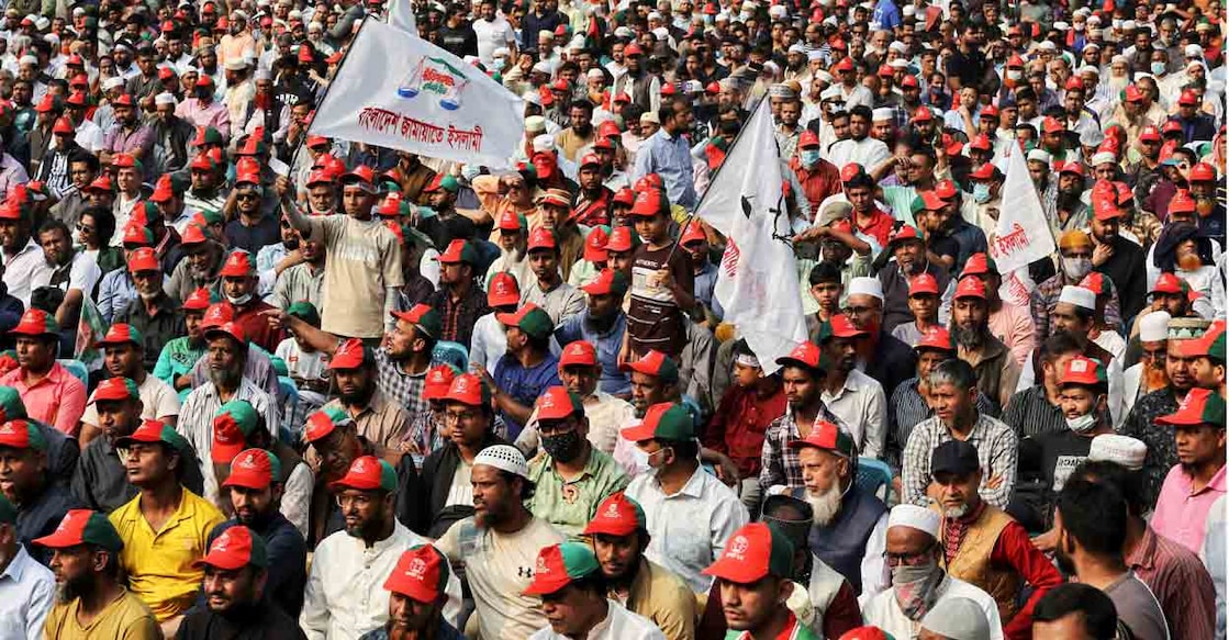 Supporters of Bangladesh Jamaat-e-Islami (BNP) gather as they join in the election campaign rally on the Adarsha High School premises in Dhaka, Bangladesh, January 22, 2026. Photo: REUTERS/Mohammad Ponir Hossain