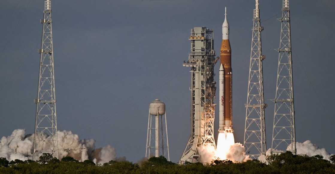 NASA's Artemis II mission to fly by the moon, comprising of the Space Launch System (SLS) rocket with the Orion crew capsule, lifts off from the Kennedy Space Center in Cape Canaveral, Florida, US. Photo: Reuters/Steve Nesius
