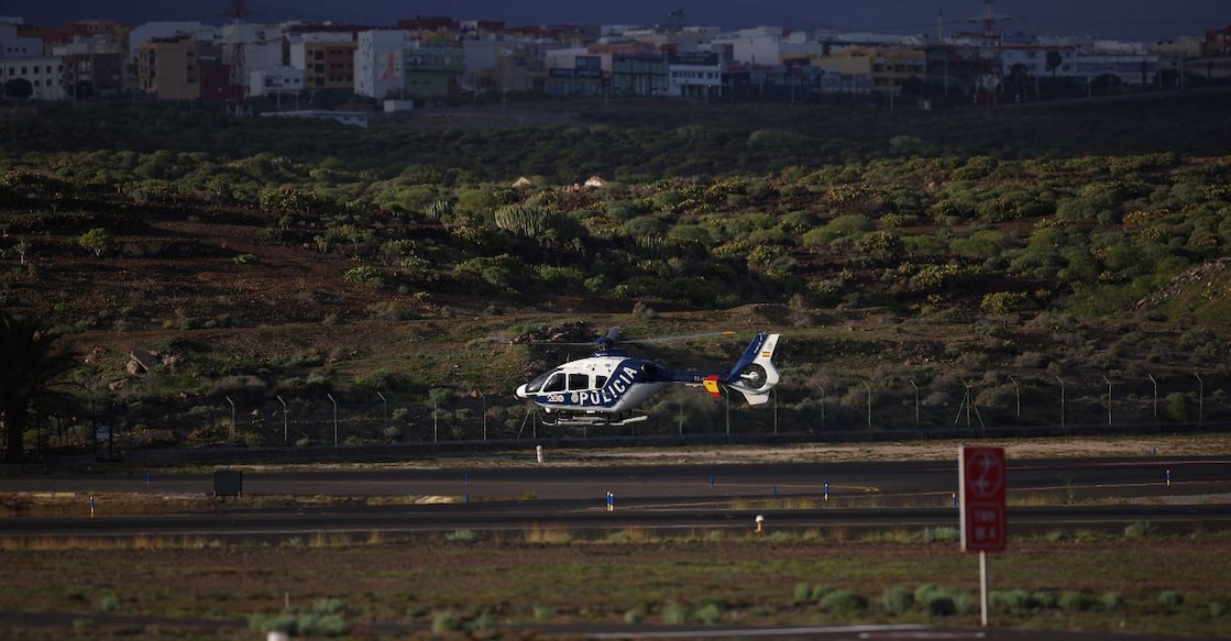 A police helicopter arrives at Tenerife Sud airport, Canary Islands, Spain, where the cruise ship MV Hondius, which was hit by a deadly hantavirus outbreak, is expected to arrive on May 9, 2026. Photo: REUTERS/Pedro Nunes