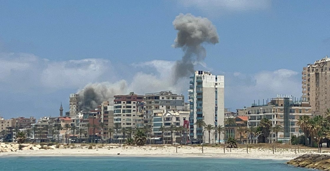 Smoke billows following an Israeli strike in Tyre, Lebanon, June 9, 2026. Picture taken with a mobile phone. Photo: REUTERS/Stringer