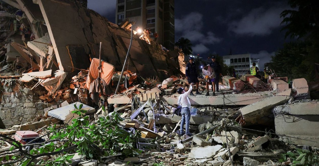 Emergency services work at the site of a collapsed building after an earthquake, in Caracas, Venezuela. Photo: REUTERS/Gaby Oraa