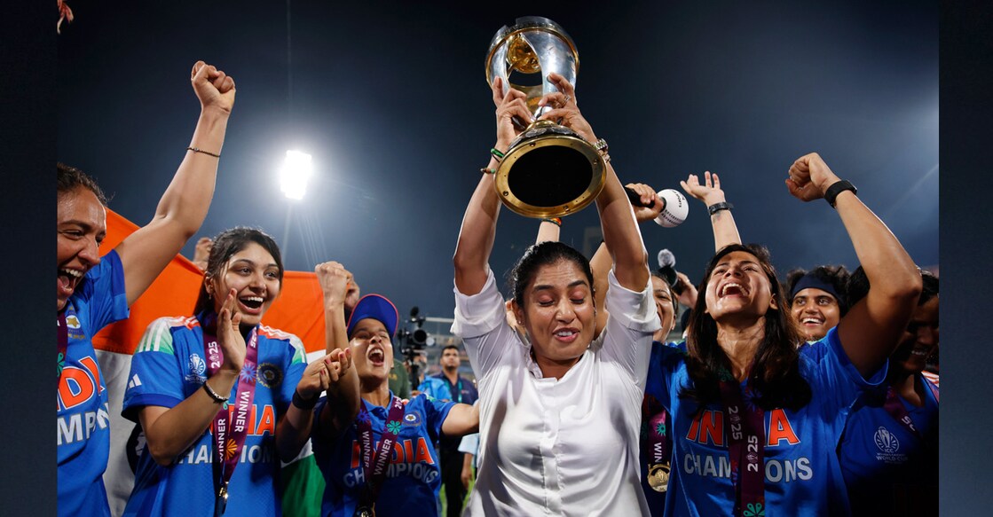 Former captain Mithali Raj lifts the Women’s World Cup trophy. Photo: X/@BCCIWomen