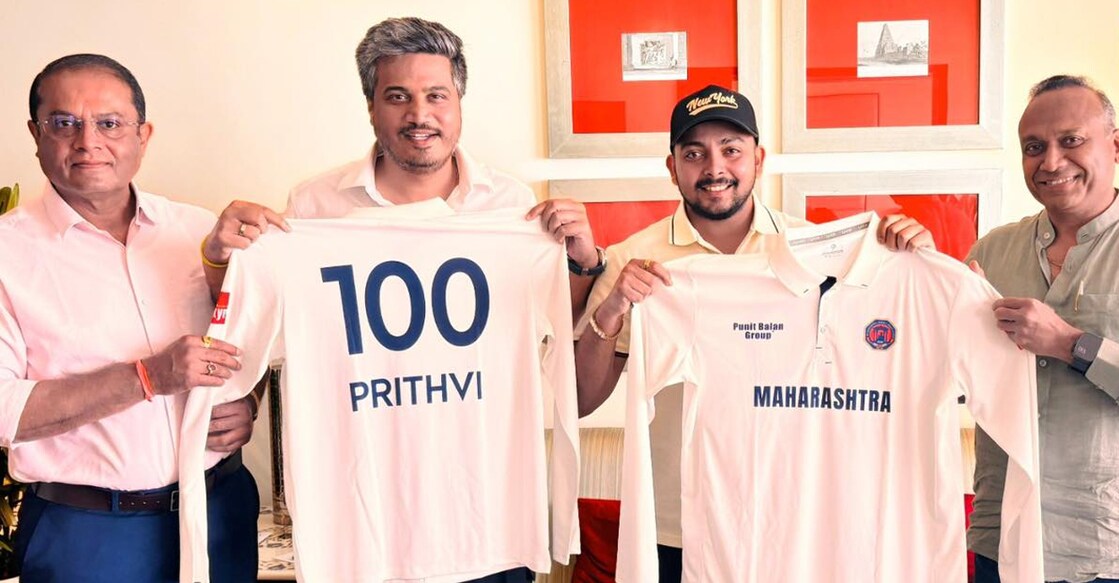 Prithvi Shaw poses with the Maharashtra cricket jersey. Photo: Facebook/@TheMaharashtraCricketAssociation 