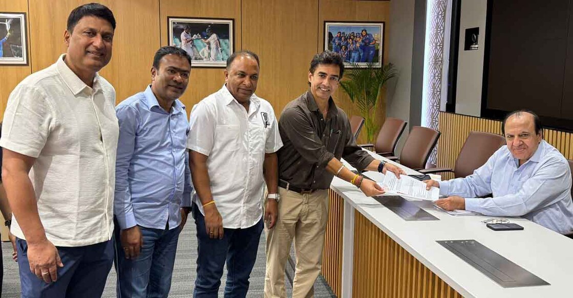 Mithun Manhas filing his nomination at the BCCI headquarters in Mumbai. Photo: Facebook/@AjayNathShahDeo