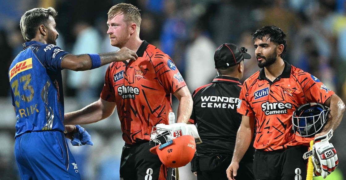 Sunrisers Hyderabad's Heinrich Klaasen is congratulated by Mumbai Indians’ captain Hardik Pandya after an IPL 2026 match at the Wankhede Stadium in Mumbai on April 29, 2026. Photo: AFP/ Punit Paranjpe
