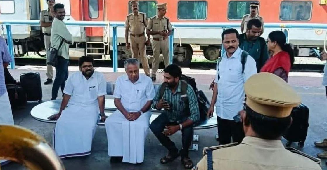 pinarayi-vijayan-railway-bench