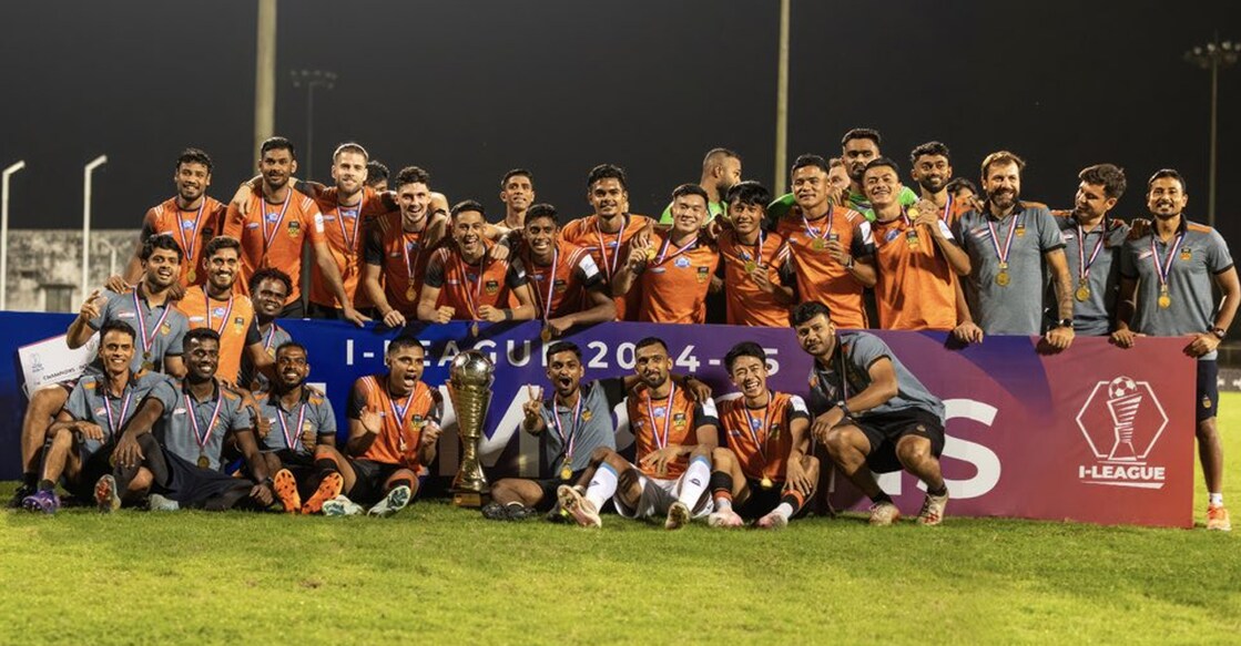 Inter Kashi players with the replica of the I-League trophy. Photo: X/@ILeague_aiff