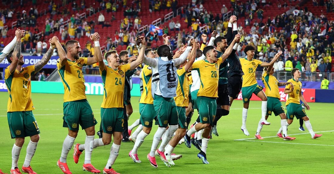 Australia players celebrate after the match. Photo: Reuters. 