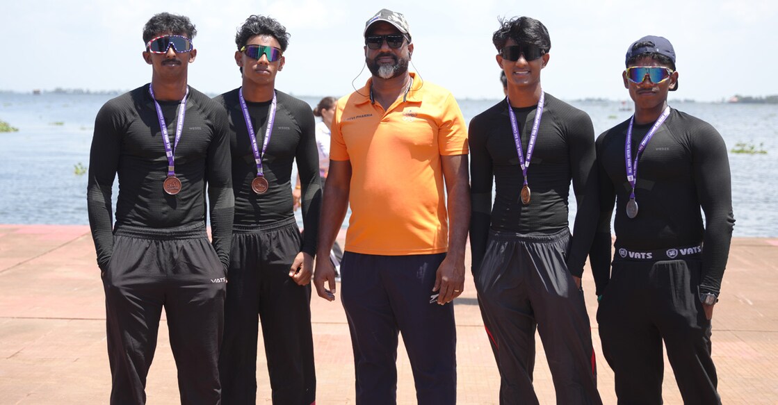 L-R: Nathan Jo, Abhishek A R, M P Manoj (Coach), Aswinkesh V S and Vivek Vasudev, gold medallists for SAI Alleppey in Junior Men’s K4 event. Photo: SAI Alleppey