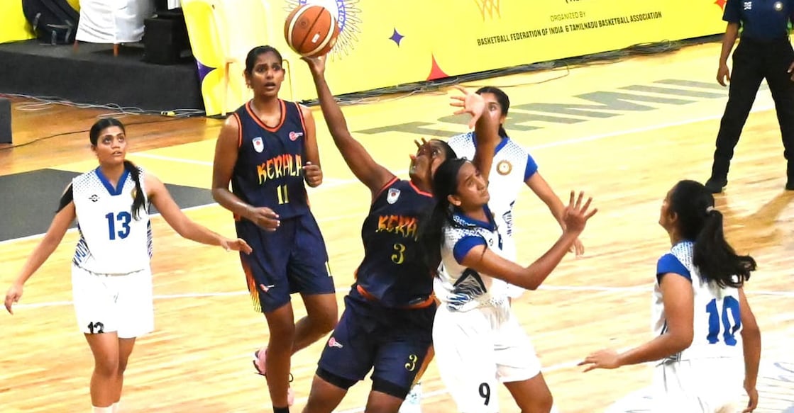 Action between Madhya Pradesh (white) and Kerala in the semifinal of 75th Senior National Basketball Championship in Chennai on January 10, 2026. Photo: Special arrangement