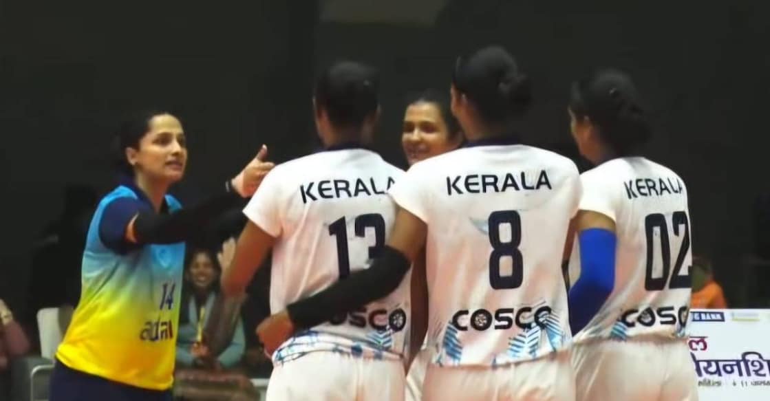 Kerala players in action against Uttar Pradesh in the women's quarterfinals of the 72nd Senior National Volleyball Championship in Varanasi on January 9, 2026. Photo: Screengrab/FGSN