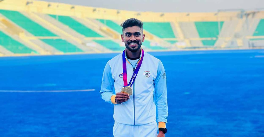 Mijo Chacko Kurian poses with the Hangzhou Asian Games gold medal. File photo: Instagram@mijo_chacko_kurian