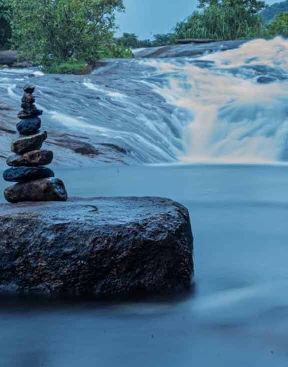 vadattupara-waterfalls-1280-sq