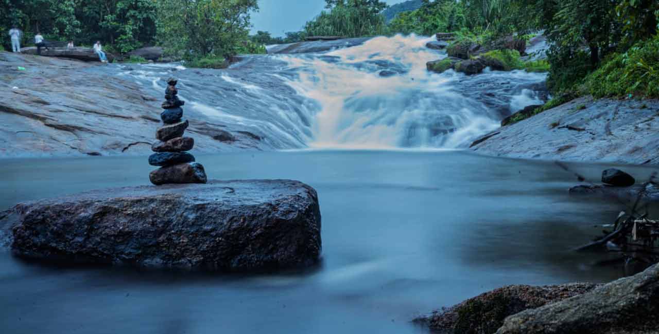vadattupara-waterfalls-1280-sq